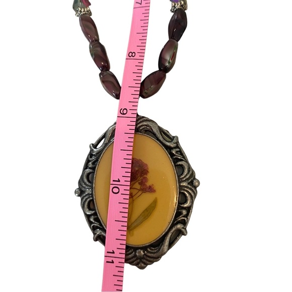 Handmade dried preserved flower inside resin pendant boho glass beads purple - Picture 8 of 9